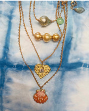 Load image into Gallery viewer, Golden triple love