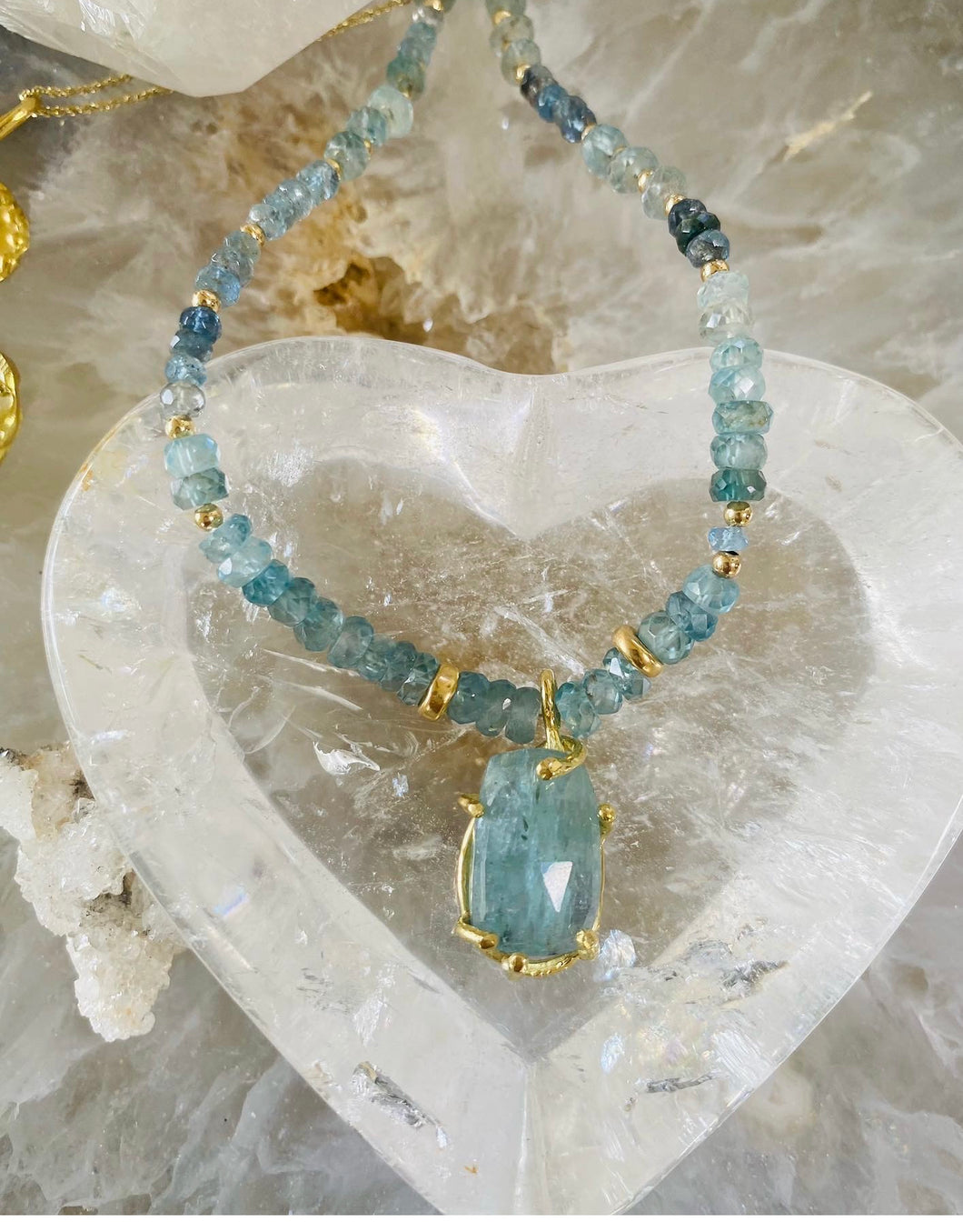 Aquamarine pendant