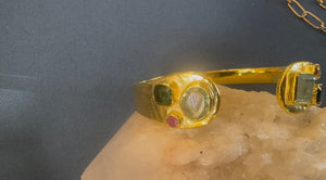 Stone cuff