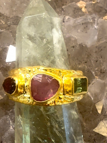 Ruby center ring