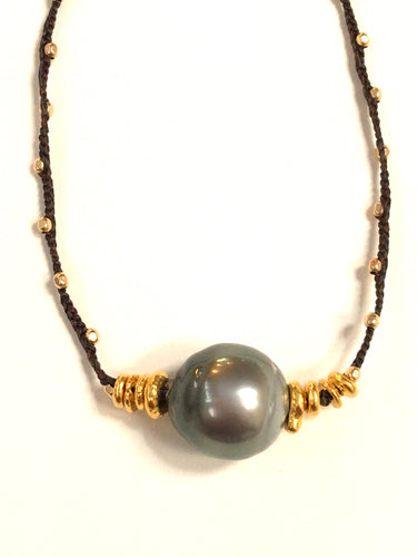 Single Tahitian Pearl Necklace with Gold Rings